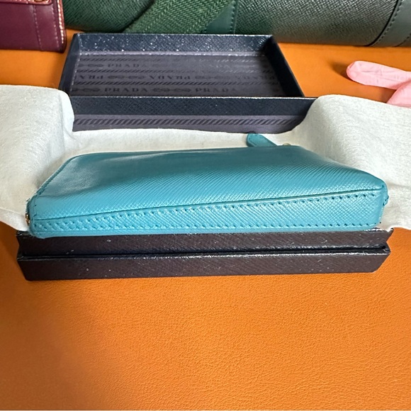 Prada Key Zip Pouch Made in Italy Authentic - Picture 7 of 16